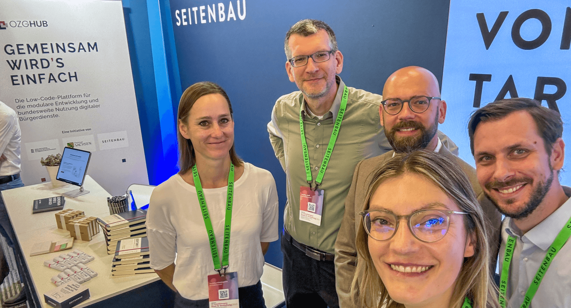 SEITENBAU_Kolleg*innen an unserem Stand auf dem Zukunftskongress 2025